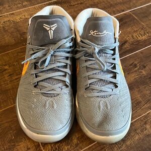 Nike Kobe AD Basketball Sneakers Gray Snakeskin 922482-005 Rare Size 9